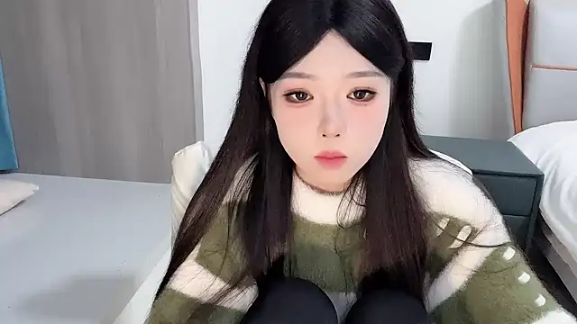 Snapshot of Q-ing chatting on January 2025 01:46:01 PM Q-ing online show from January 2025 01:46:01 PM