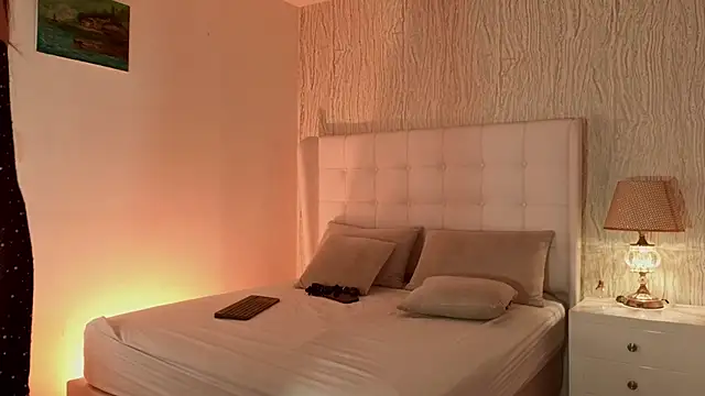 Luisa0110 online show from February 2026 03:45:02 PM