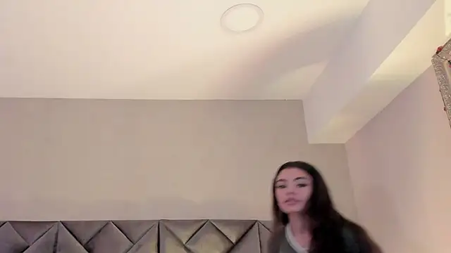Luisa0110 online show from July 2026 04:40:01 PM