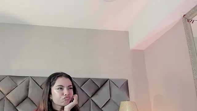 Luisa0110 online show from July 2026 04:14:01 PM