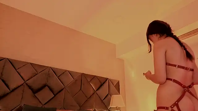 Luisa0110 online show from April 2026 04:21:01 PM