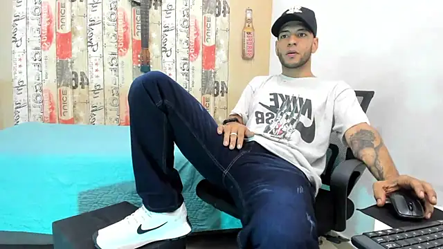 Andrey u92 online show from March 2025 10:39:02 PM