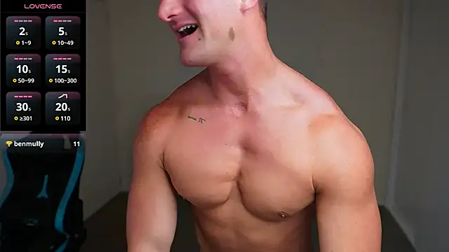 Snapshot of _DownUnderFit_ chatting on December 2024 10:29:02 PM DownUnderFit online show from December 2024 10:29:02 PM