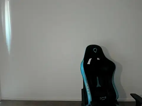 Snapshot of _DownUnderFit_ chatting on October 2025 10:52:02 PM DownUnderFit online show from October 2025 10:52:02 PM