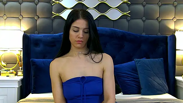 Snapshot of LeyaCass chatting on February 2025 10:41:01 AM LeyaCass online show from February 2025 10:41:01 AM