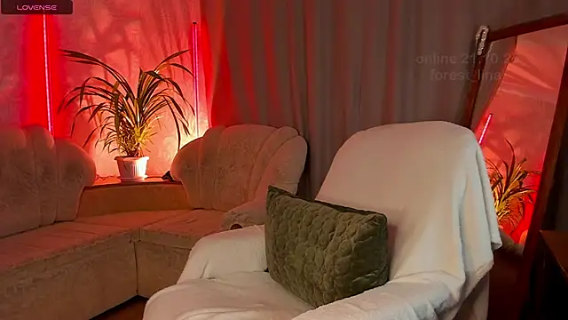 Snapshot of _Forest_Lina_ chatting on October 2025 10:03:01 AM Forest Lina online show from October 2025 10:03:01 AM