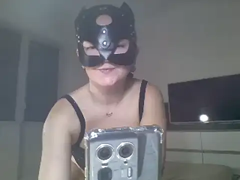 MaxWellas6 online show from December 2025 07:02:01 PM