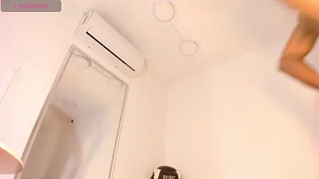 Snapshot of vera_candella chatting on November 2025 10:41:01 AM vera candella online show from November 2025 10:41:01 AM