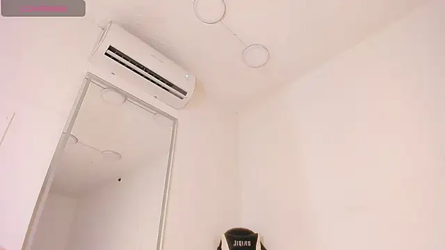 vera candella online show from January 2026 12:00:01 PM