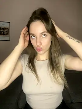 Snapshot of EdnaBradley chatting on October 2025 02:41:01 PM EdnaBradley online show from October 2025 02:41:01 PM