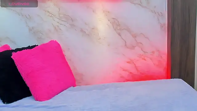 AmyBarton02 online show from April 2026 04:34:02 PM