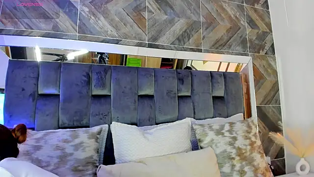 TaniaSmith1 online show from November 2025 04:41:02 PM