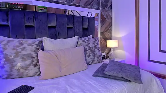 TaniaSmith1 online show from October 2025 11:11:01 PM