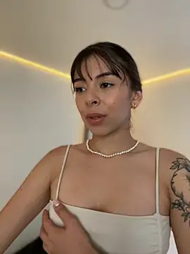 AmmyCollinsW online show from November 2025 08:53:02 PM