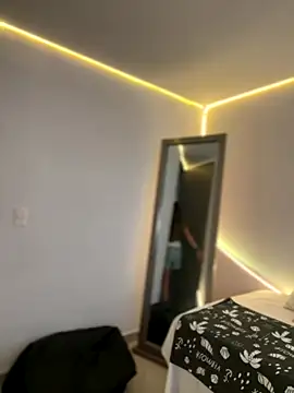 AmmyCollinsW online show from December 2025 09:18:02 PM