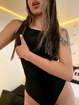 AmmyCollinsW online show from October 2025 09:47:01 PM