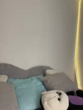 AmmyCollinsW online show from April 2026 07:07:02 PM