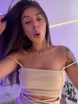 AmmyCollinsW online show from April 2026 06:10:02 PM