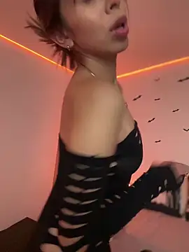 AmmyCollinsW online show from October 2025 12:11:01 AM