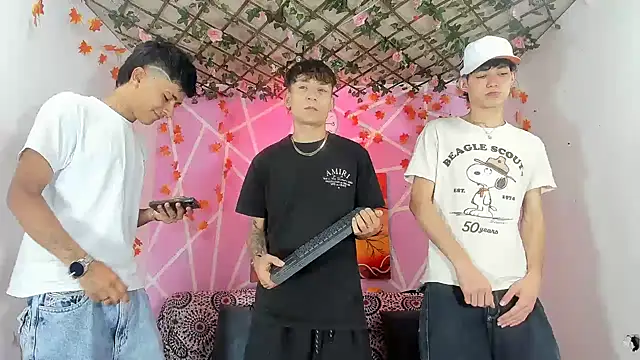 Snapshot of Fresahot2005 chatting on December 2025 08:30:02 PM Fresahot2005 online show from December 2025 08:30:02 PM