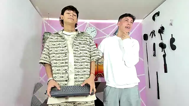 Snapshot of Fresahot2005 chatting on February 2025 07:13:01 PM Fresahot2005 online show from February 2025 07:13:01 PM