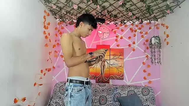 Snapshot of Fresahot2005 chatting on November 2025 02:28:02 PM Fresahot2005 online show from November 2025 02:28:02 PM