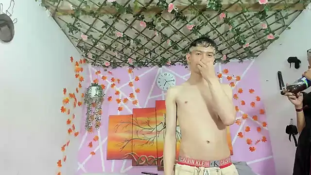 Snapshot of Fresahot2005 chatting on March 2025 12:18:01 AM Fresahot2005 online show from March 2025 12:18:01 AM