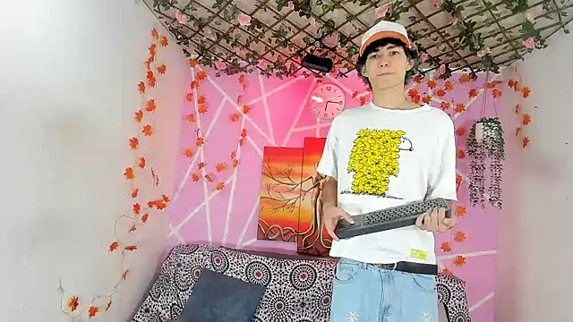 Snapshot of Fresahot2005 chatting on November 2025 02:28:02 PM Fresahot2005 online show from November 2025 02:28:02 PM