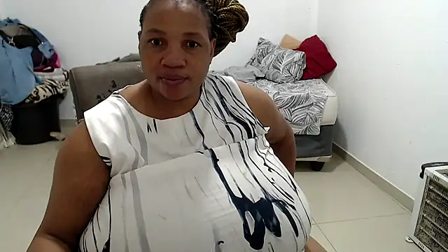 Snapshot of Bustyslave48 chatting on November 2025 11:30:01 PM Bustyslave48 online show from November 2025 11:30:01 PM