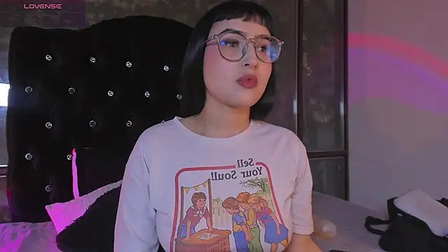 Cintya Kros online show from December 2025 05:23:01 PM