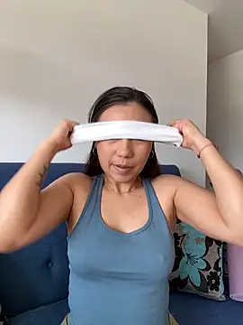 Aimilayne online show from February 2026 05:33:01 PM