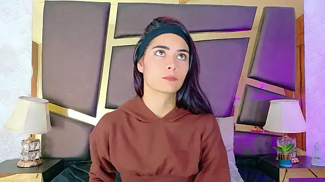 NicoleEsposito online show from October 2025 12:52:01 PM