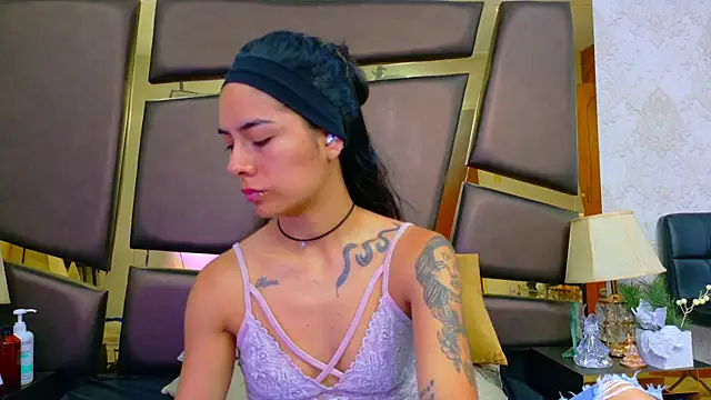 NicoleEsposito online show from April 2026 12:45:02 PM