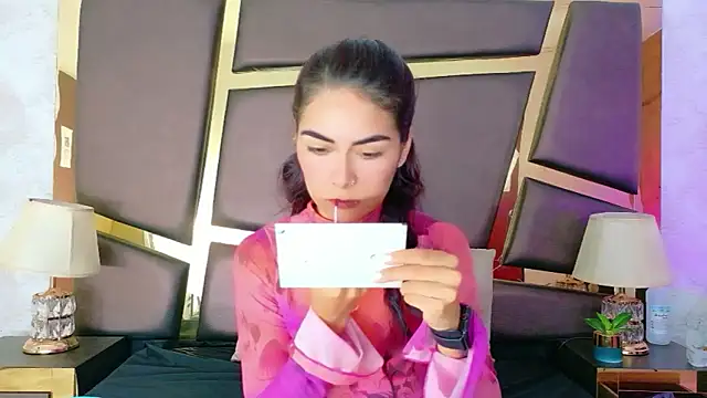 NicoleEsposito online show from October 2025 12:39:02 PM