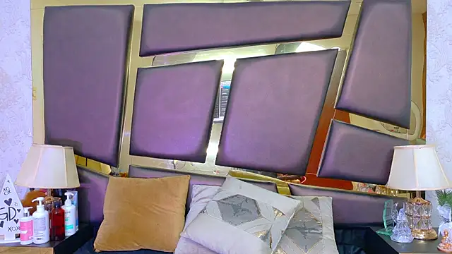 NicoleEsposito online show from April 2026 01:41:01 PM