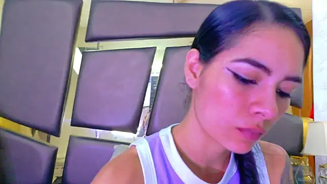 NicoleEsposito online show from April 2026 07:58:02 PM