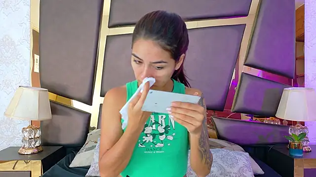 NicoleEsposito online show from October 2025 12:50:02 PM