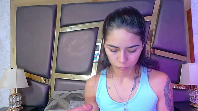 NicoleEsposito online show from November 2025 12:52:02 PM