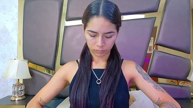 NicoleEsposito online show from November 2025 12:53:02 PM