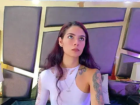 NicoleEsposito online show from September 2025 01:06:01 PM