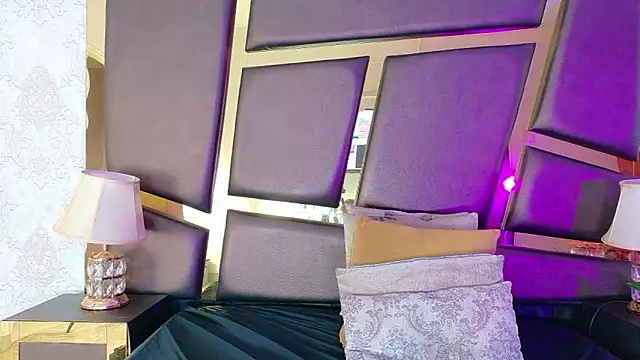 NicoleEsposito online show from September 2025 01:06:02 PM