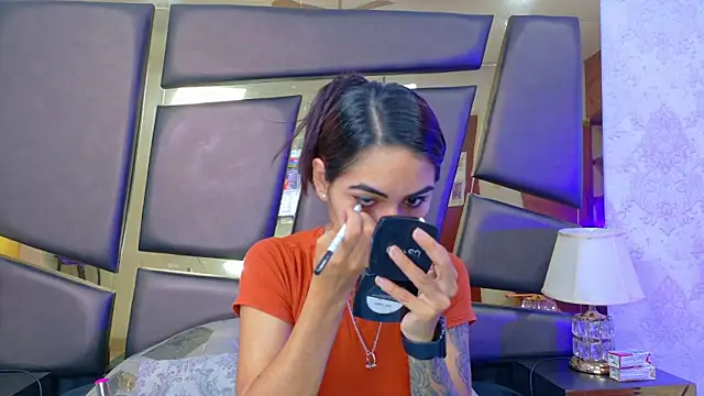 NicoleEsposito online show from November 2025 01:14:02 PM