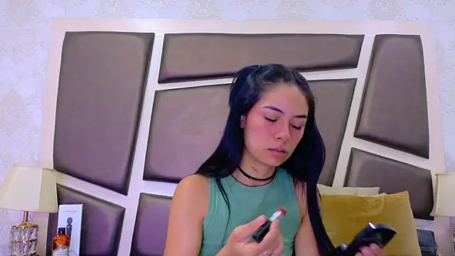 Snapshot of NicoleEsposito chatting on June 2026 01:00:02 PM NicoleEsposito online show from June 2026 01:00:02 PM