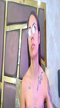 NicoleEsposito online show from November 2025 01:22:02 PM