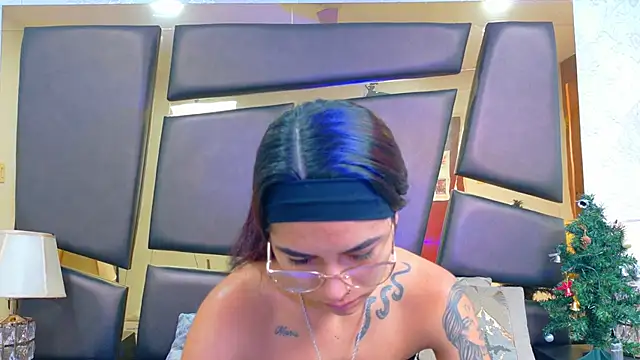 NicoleEsposito online show from December 2025 12:53:02 PM