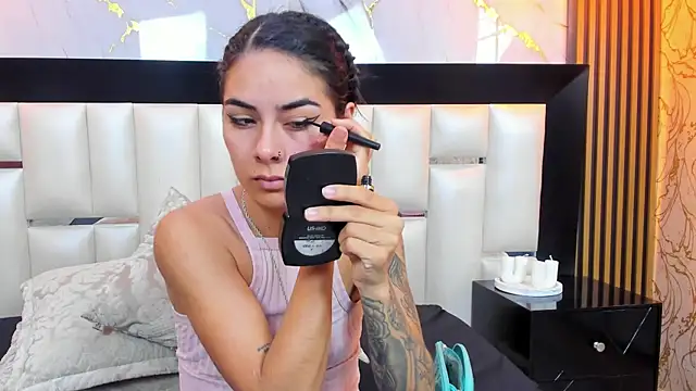 NicoleEsposito online show from January 2026 01:03:01 PM