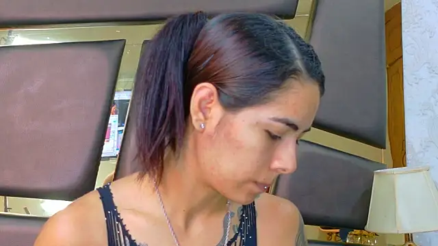 NicoleEsposito online show from November 2025 12:53:02 PM