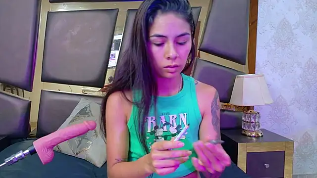 NicoleEsposito online show from November 2025 01:23:02 PM