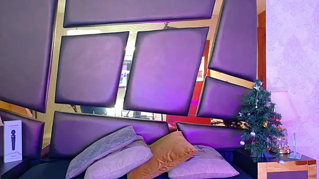 NicoleEsposito online show from December 2025 12:41:01 PM