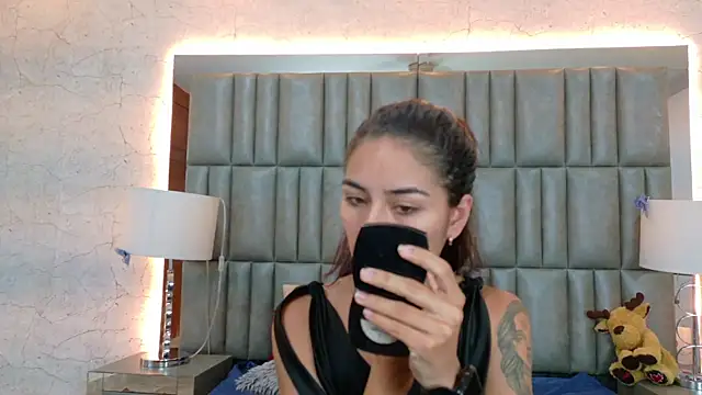 NicoleEsposito online show from January 2026 12:42:02 PM